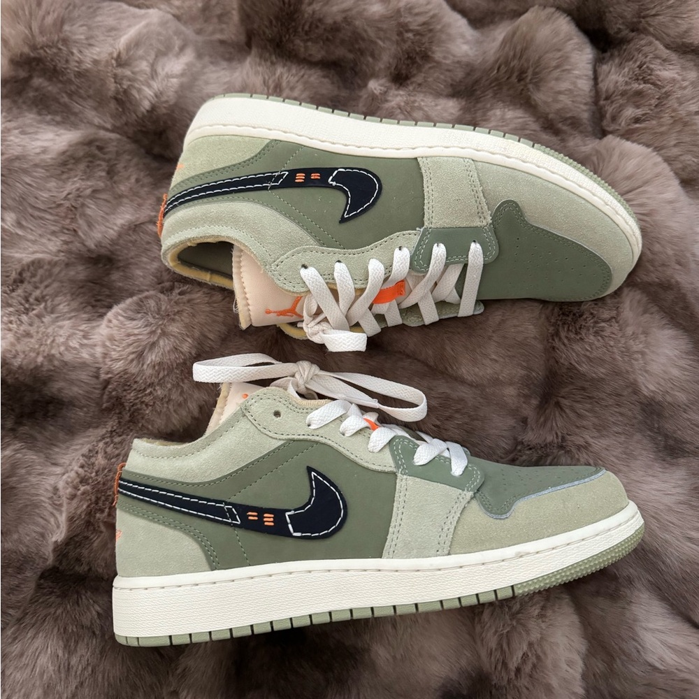 Jordan 1 Low SE